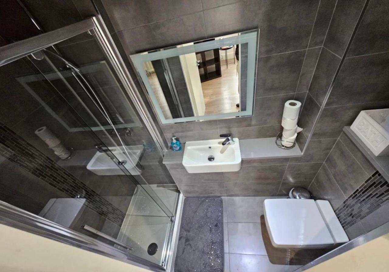 אדינבורו Luxury Double Room With Private Bathroom מראה חיצוני תמונה